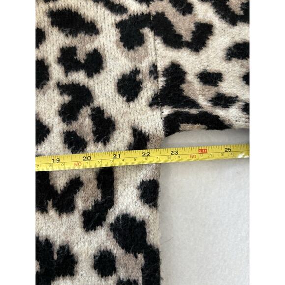 Vince Camuto Women’s Sz S Leopard Animal Print Pullover Sweater Soft Comfy - Picture 3 of 5